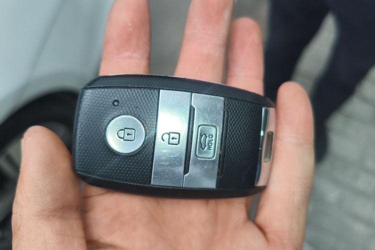 起亚K4 2017款 1.8L 自动GLS Special中控内饰7001