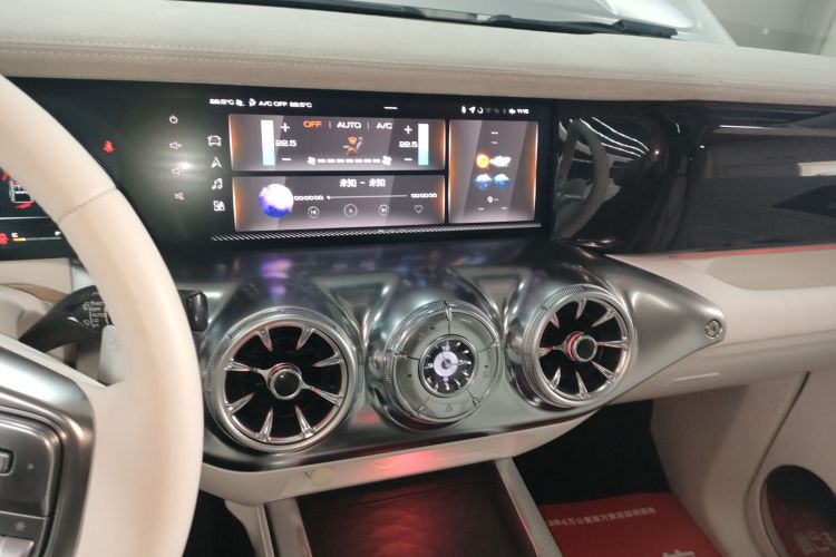 超境汽车 共创坦克300 2021款 2.0T 赛博坦克中控内饰16