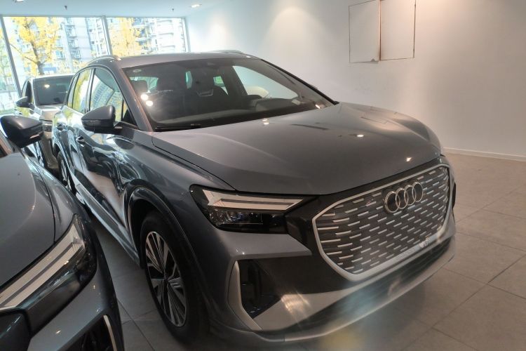 奥迪Q4 e-tron 2024款 40 e-tron 创行版车身外观3