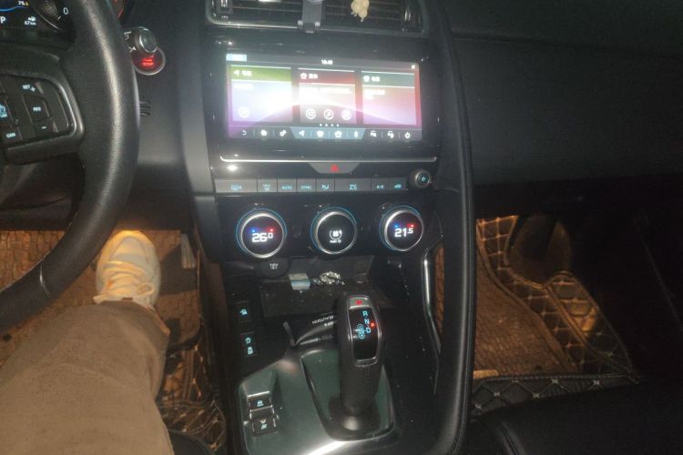 捷豹E-PACE 2018款 P200 S 国V中控内饰16