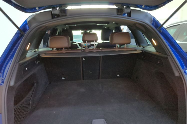 奔驰GLC 2021款 GLC 260 L 4MATIC 动感型机舱底盘23