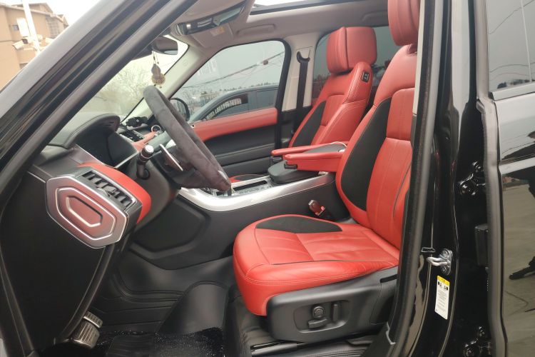 路虎 揽胜运动版 2020款 3.0 L6 HSE DYNAMIC中控内饰19