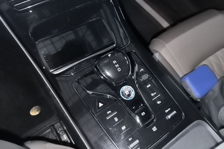 比亚迪 汉 2022款 DM-i 121KM 尊荣型中控内饰18