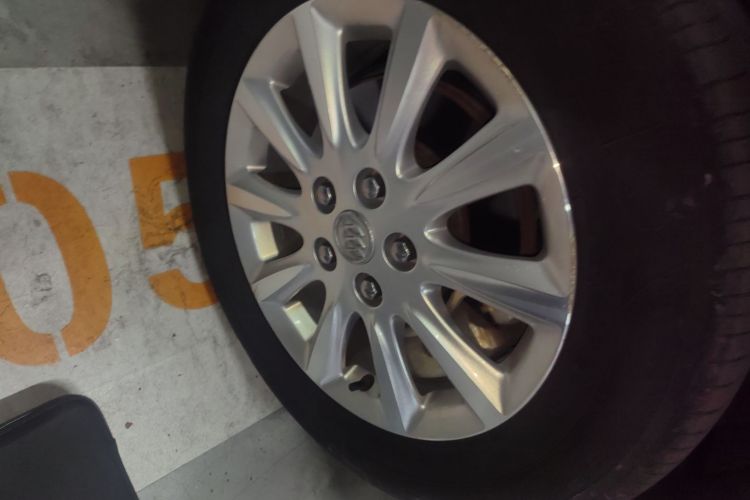 别克GL8 2013款 3.0L GT豪华商务豪雅版车身外观6007