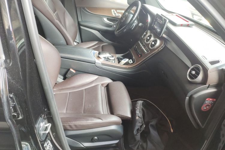 奔驰GLC 2018款 GLC 300 4MATIC 动感型局部细节41