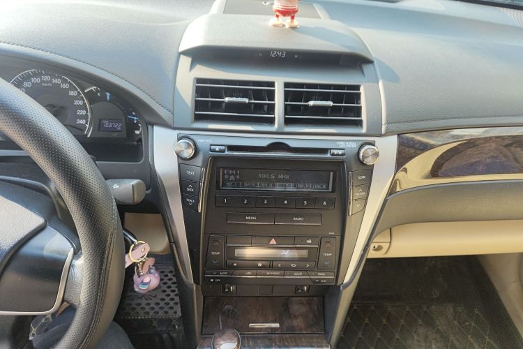 丰田 凯美瑞 2015款 2.0G 领先版中控内饰16