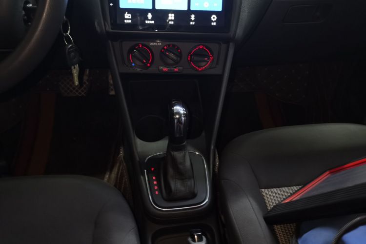 大众 Polo 2016款 1.4L 自动风尚型中控内饰18