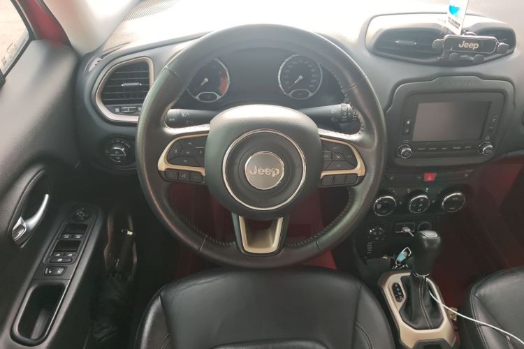 Jeep 自由侠 2017款  180TS 自动四驱全能敞篷版局部细节13