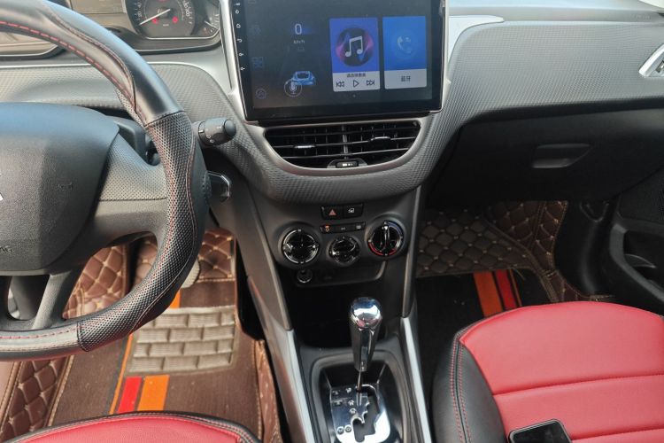 标致2008 2014款 1.6L 自动潮流版中控内饰16