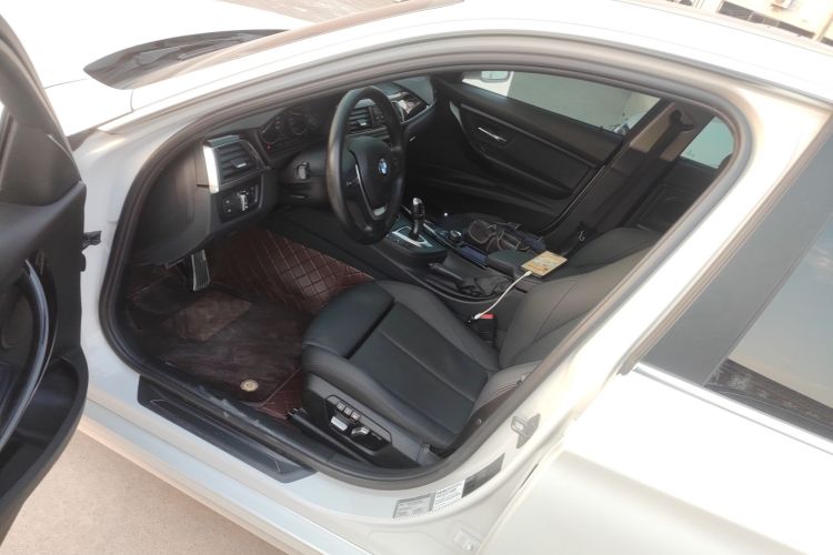 宝马3系 2018款 318Li局部细节19