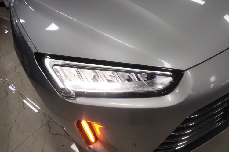 鸿蒙智行 问界M5 2022款 增程四驱性能版车身外观8