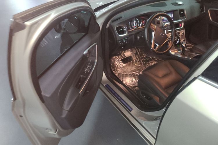 沃尔沃S60 2018款 S60L T4 智远版中控内饰7003