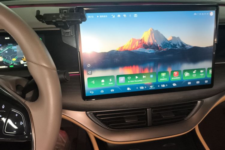 腾势D9 2022款 DM-i 970 四驱旗舰型中控内饰16