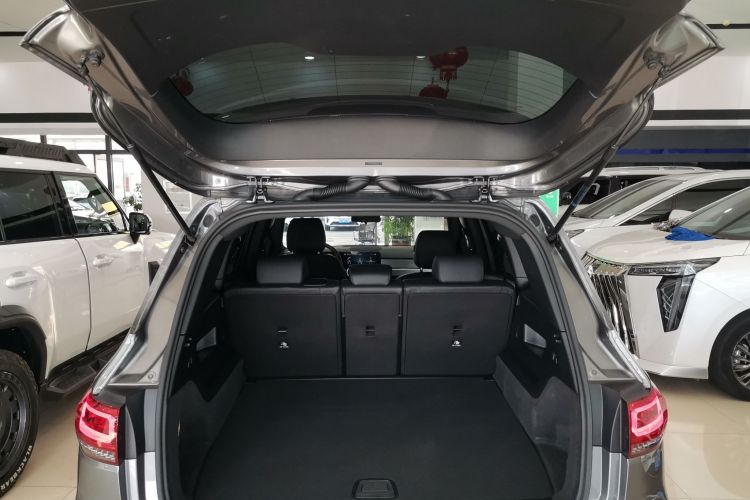 奔驰GLB 2022款 改款二 GLB 200 动感型机舱底盘23