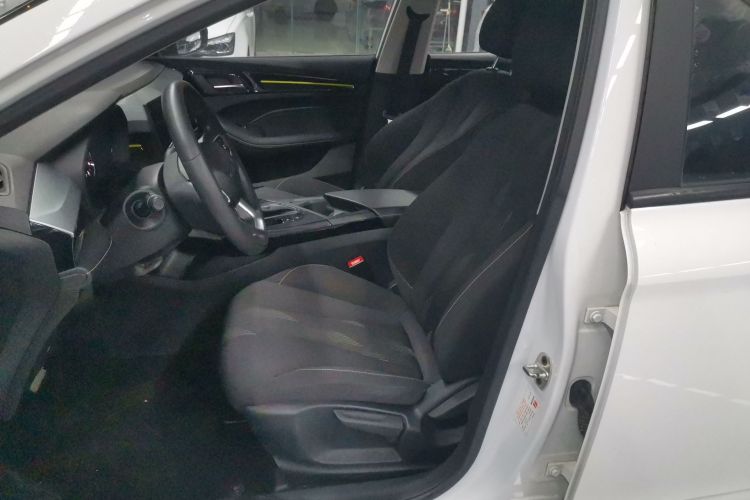 荣威i5 2021款 1.5L CVT铂金版中控内饰19