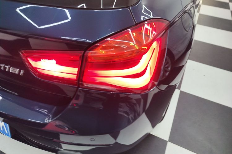 宝马1系(进口) 2016款 118i 领先型车身外观6006