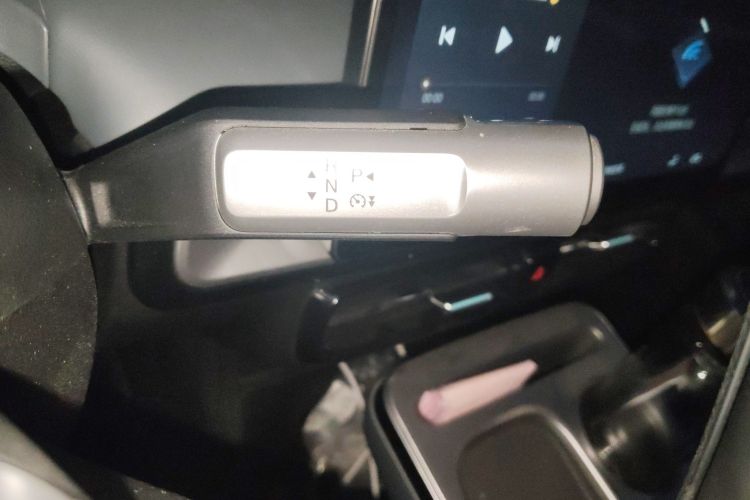 埃安 AION Y 2023款 Younger中控内饰18