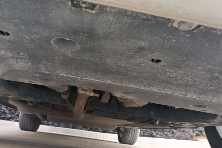 理想汽车 理想ONE 2021款 增程6座版局部细节9008