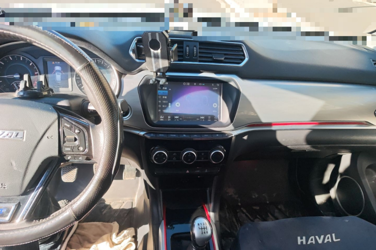 哈弗H2 2017款 蓝标 1.5T 手动两驱精英型中控内饰16