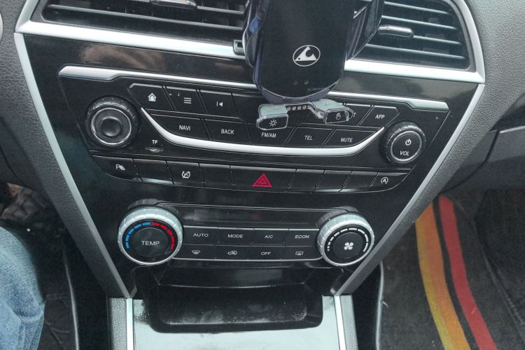 猎豹汽车 猎豹CS10 2017款 1.5T 手动尊贵型中控内饰16