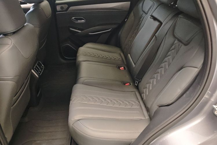 比亚迪 宋L DM-i 2025款 智驾版 112km 超越型中控内饰21