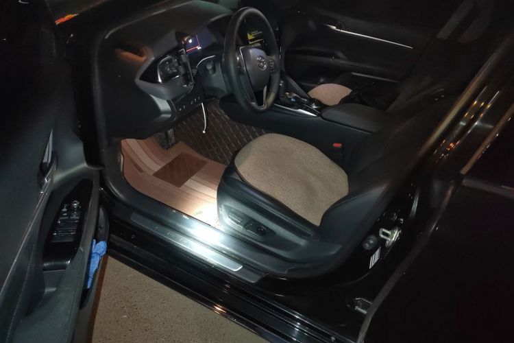 丰田 凯美瑞 2023款 2.5G 豪华版中控内饰20