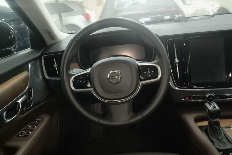 沃尔沃S90 2019款 T5 智雅版中控内饰13