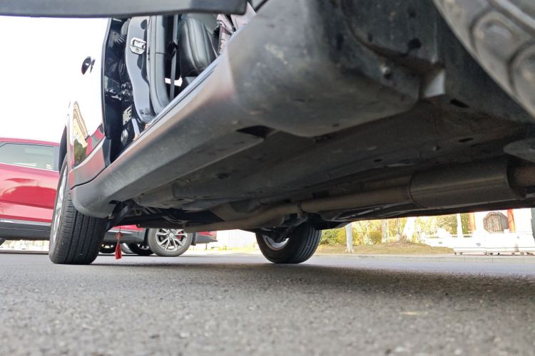 Jeep 指南者 2021款 220T 自动精英版局部细节9001