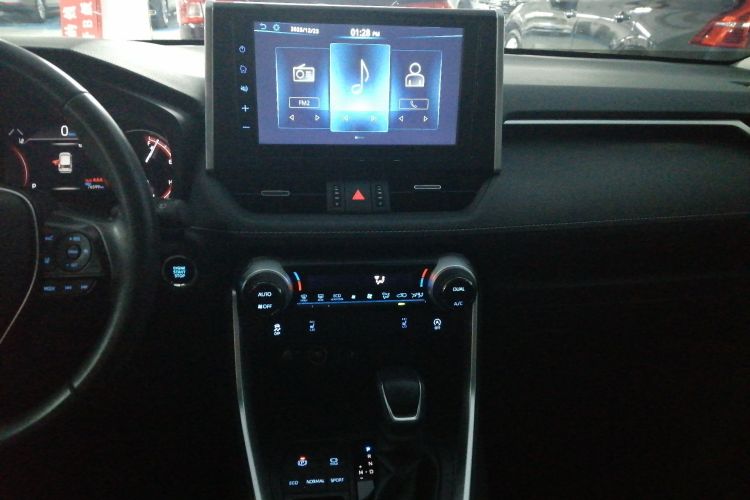 丰田 RAV4荣放 2020款 2.0L CVT两驱风尚PLUS版中控内饰16