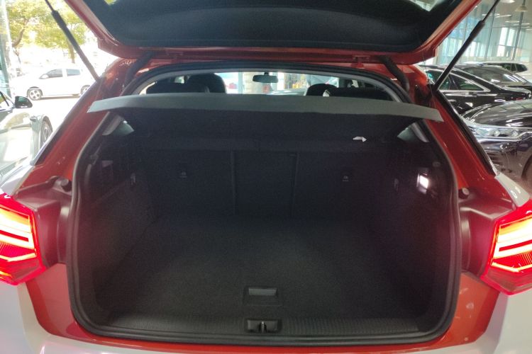 奥迪Q2L 2018款 35 TFSI 上市专享版 国VI机舱底盘23