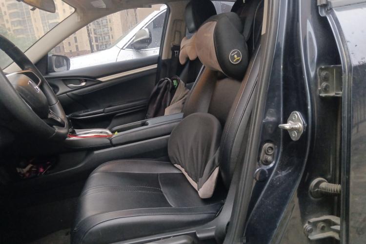 本田 思域 2016款 180TURBO CVT舒适版中控内饰19