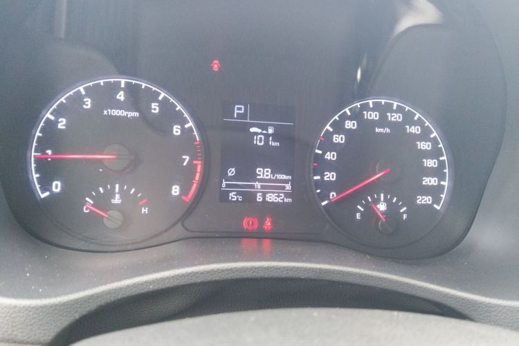 现代 悦纳 2016款 1.4L 自动炫酷版GLS中控内饰14