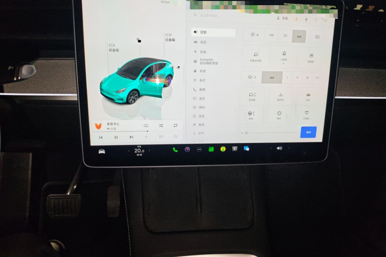 特斯拉 Model Y 2023款 后轮驱动版中控内饰16