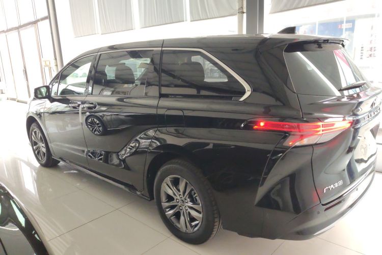 丰田 赛那SIENNA 2026款 2.5L 双擎四驱尊贵版车身外观4