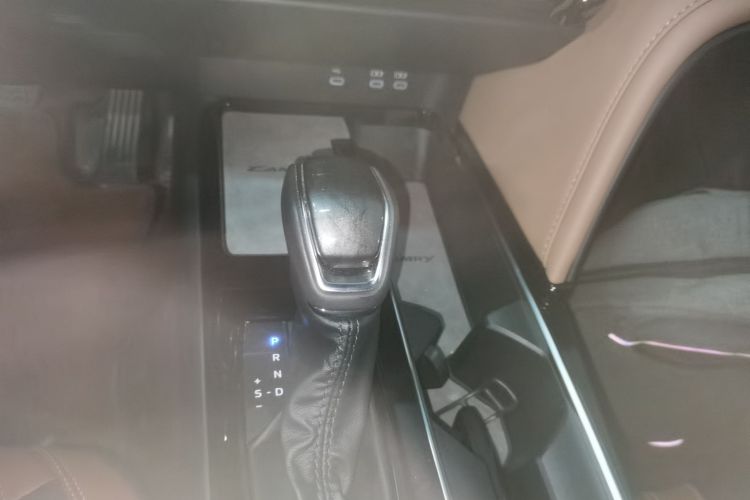 丰田 凯美瑞 2024款 双擎 2.0HGVP 豪华版中控内饰18