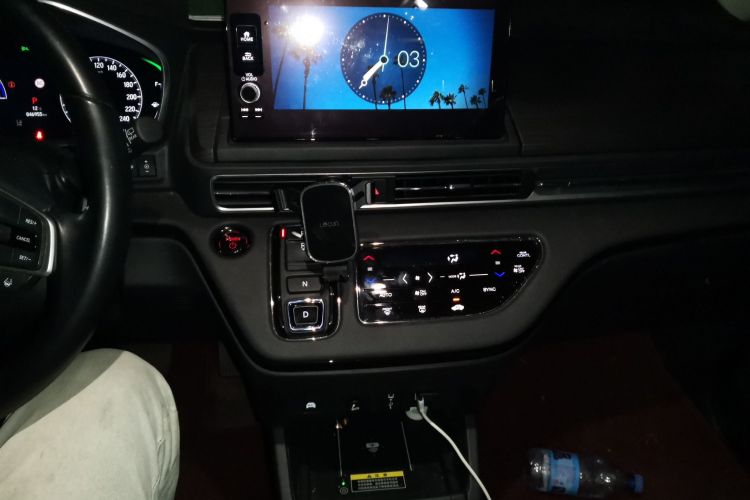 本田 艾力绅 2024款 2.0L e:HEV 豪华版中控内饰16