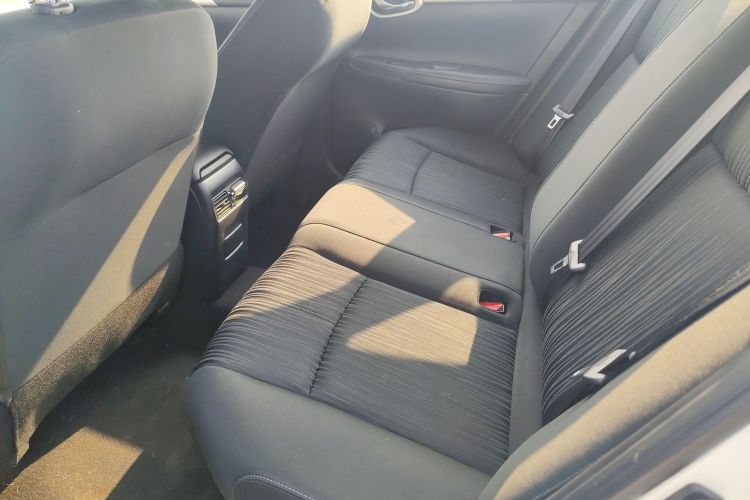 日产 轩逸 2022款 经典 1.6XE CVT舒适版中控内饰21