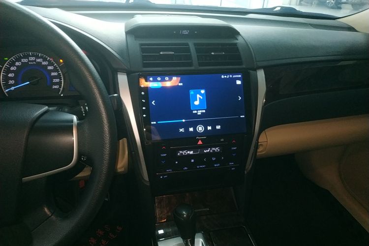 丰田 凯美瑞 2015款 2.0E 精英版中控内饰12