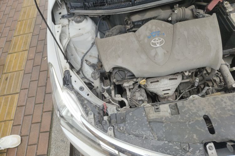 丰田 威驰 2016款 1.5L 自动智臻星耀版局部细节9006