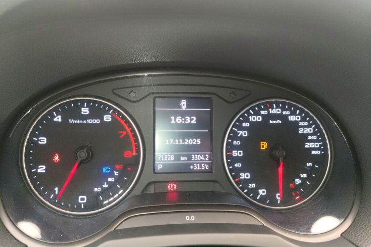 奥迪A3 2015款 Sportback 35 TFSI 百万纪念智领型中控内饰14