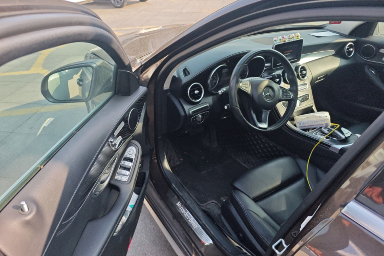 奔驰C级 2015款 C 200 L 运动型中控内饰20