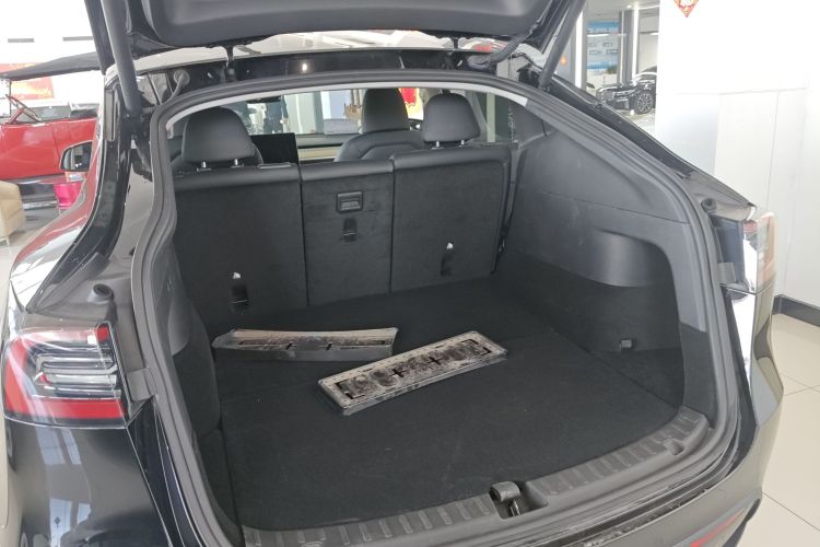 特斯拉 Model Y 2022款 长续航全轮驱动版局部细节23