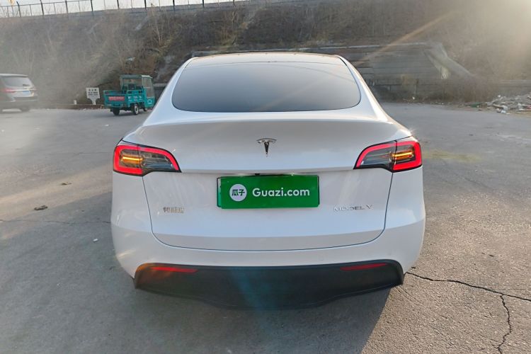 特斯拉 Model Y 2023款 长续航全轮驱动版车身外观6