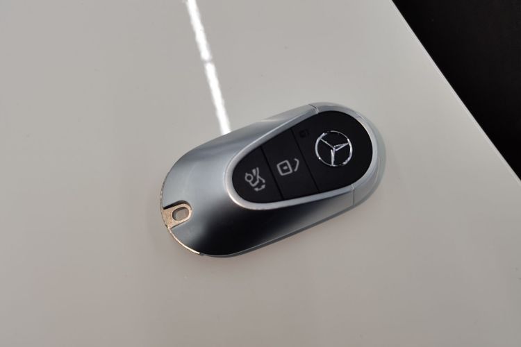 奔驰C级 2025款 C 260 L 运动版中控内饰11