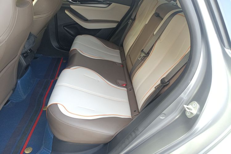 比亚迪 秦PLUS 2023款 冠军版 DM-i 120KM领先型中控内饰7004