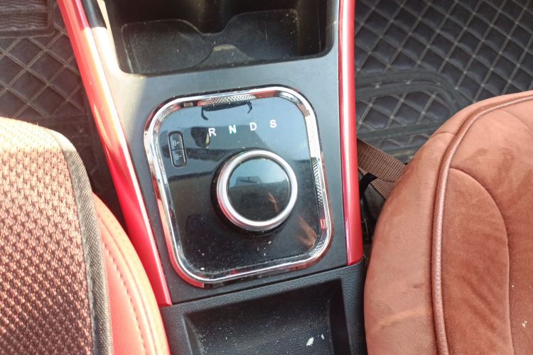 北汽新能源EX 2018款 EX360 新尚版中控内饰18