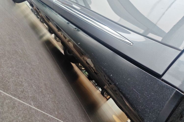 鸿蒙智行 智界R7 2025款 增程 251km Max局部细节9002