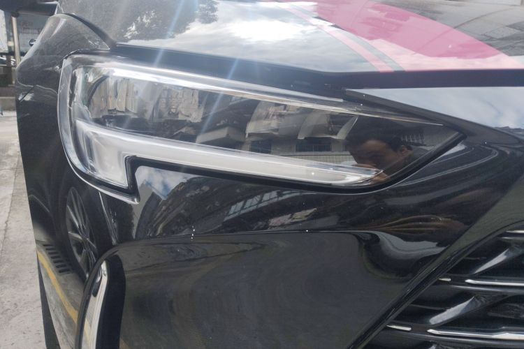 别克 君威 2024款 25T 超享版车身外观8