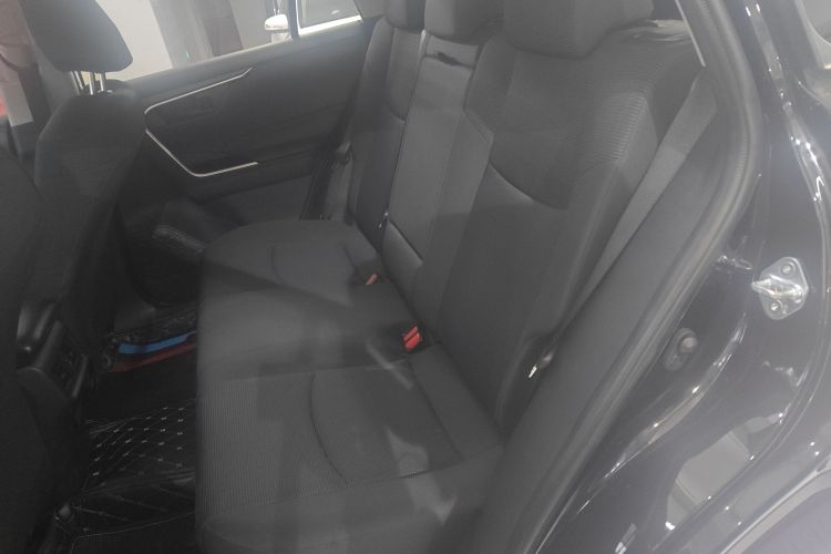 丰田 RAV4荣放 2024款 2.0L CVT两驱都市版中控内饰7004
