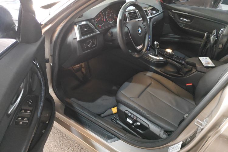 宝马3系 2016款 316Li 时尚型中控内饰20